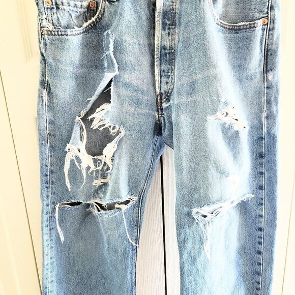 Levi's Vintage 501 Button Fly Distressed Genderless Jeans Tag:34x30 Actual:32x29 - Picture 2 of 9